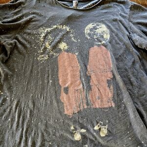 Black Graphic T-Shirt with Artistic Design..magnolia Pearl